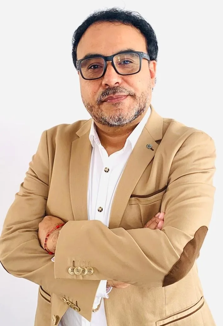 Luis Gustavo Arenaza E.